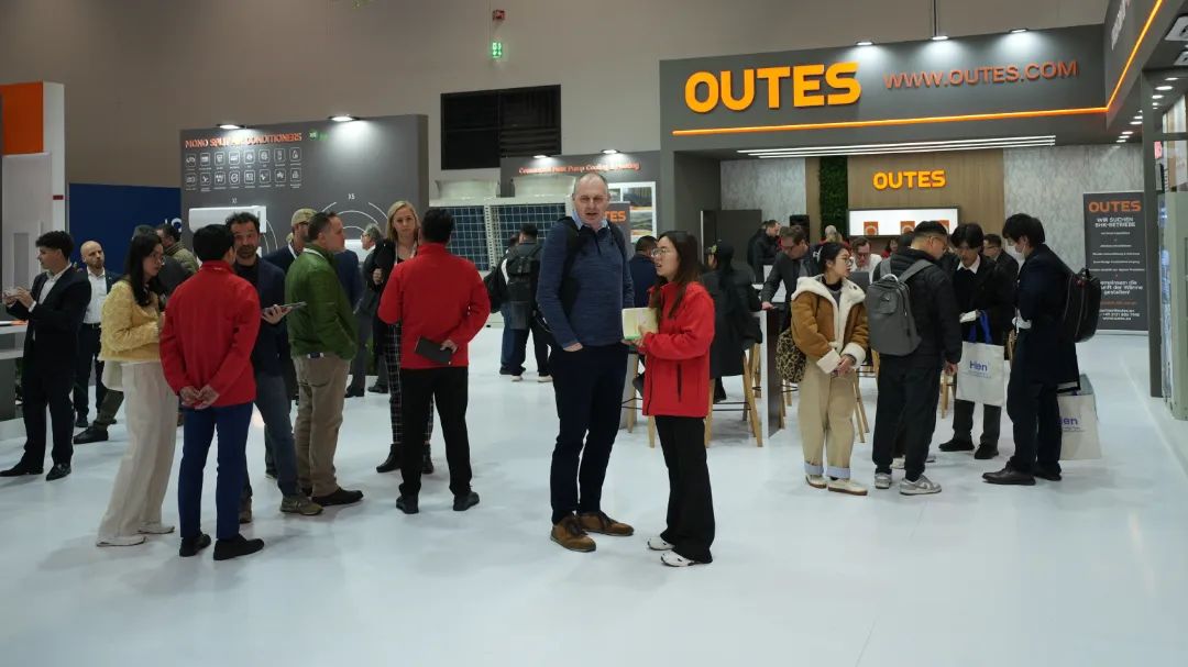fddc59f1a9aa38a8754fc2375e13de14.jpg